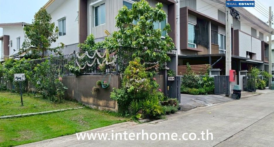 For sale 3 bedrooms townhouse in Mueang Nonthaburi, Nonthaburi