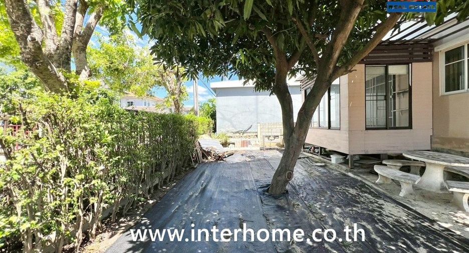 For sale 3 bedrooms house in Lat Krabang, Bangkok