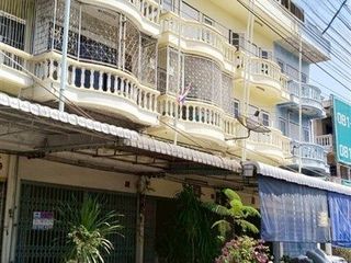 Local comercial en venta de 4 habitaciones en Chom Thong, Bangkok