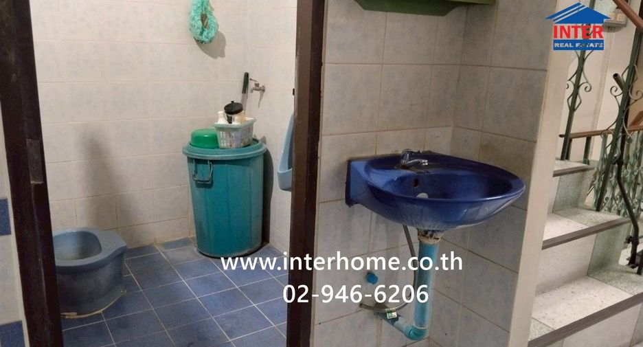 Local comercial en venta de 4 habitaciones en Chom Thong, Bangkok