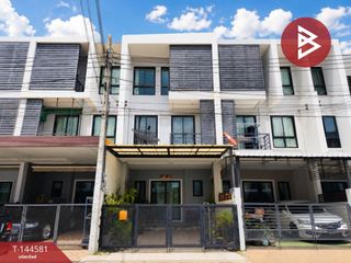 For sale 3 bedrooms townhouse in Mueang Samut Prakan, Samut Prakan