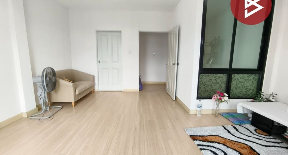 For sale 3 bedrooms townhouse in Mueang Samut Prakan, Samut Prakan