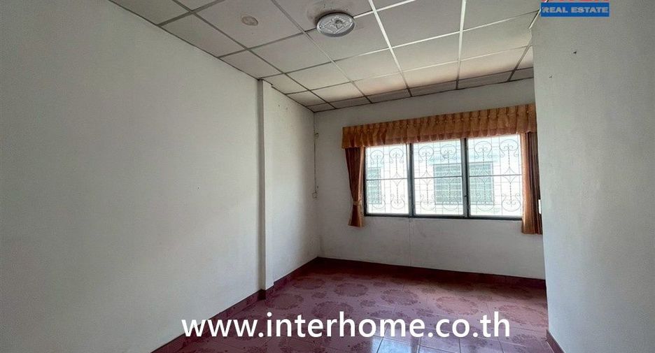 For sale 2 bedrooms townhouse in Thanyaburi, Pathum Thani