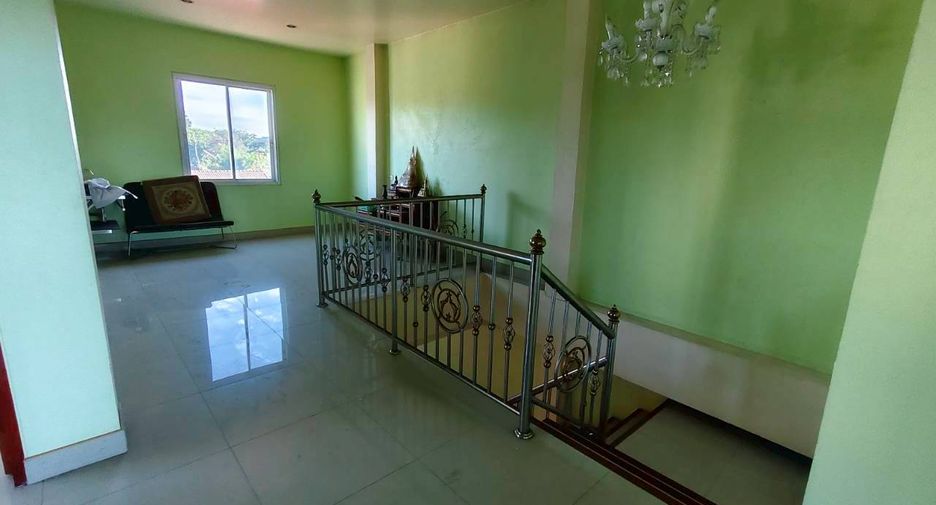 For sale 3 bedrooms retail Space in Si Racha, Chonburi
