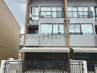 For rent 2 bedrooms townhouse in Bang Khen, Bangkok