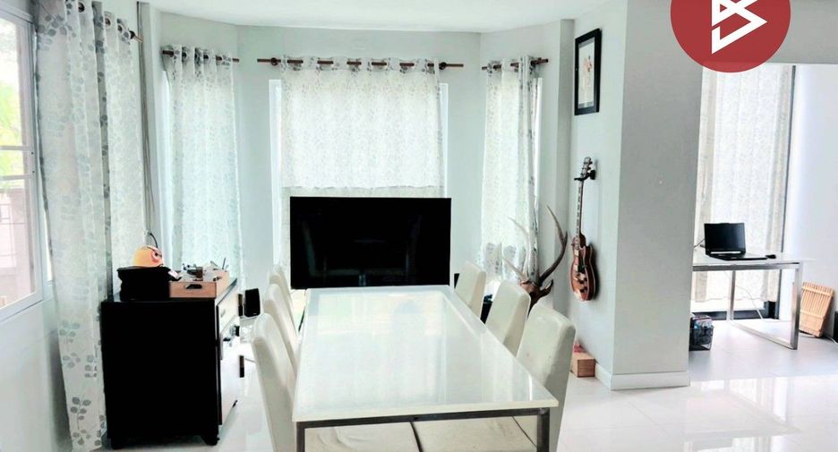 For sale 3 bedrooms house in Thung Khru, Bangkok