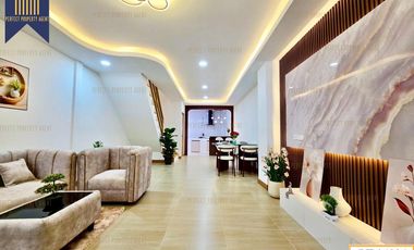 Reihenhaus zum Kauf mit 2 Zimmer in Saphan Sung, Bangkok