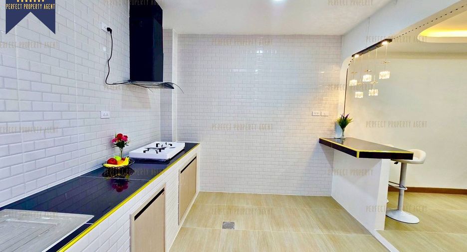 Reihenhaus zum Kauf mit 2 Zimmer in Saphan Sung, Bangkok
