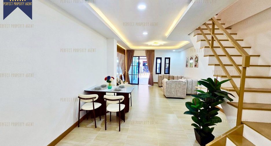Reihenhaus zum Kauf mit 2 Zimmer in Saphan Sung, Bangkok