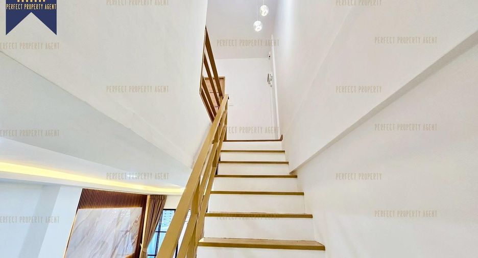 Reihenhaus zum Kauf mit 2 Zimmer in Saphan Sung, Bangkok