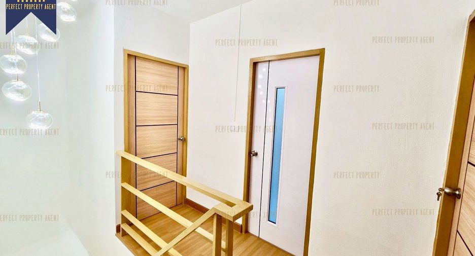 Reihenhaus zum Kauf mit 2 Zimmer in Saphan Sung, Bangkok