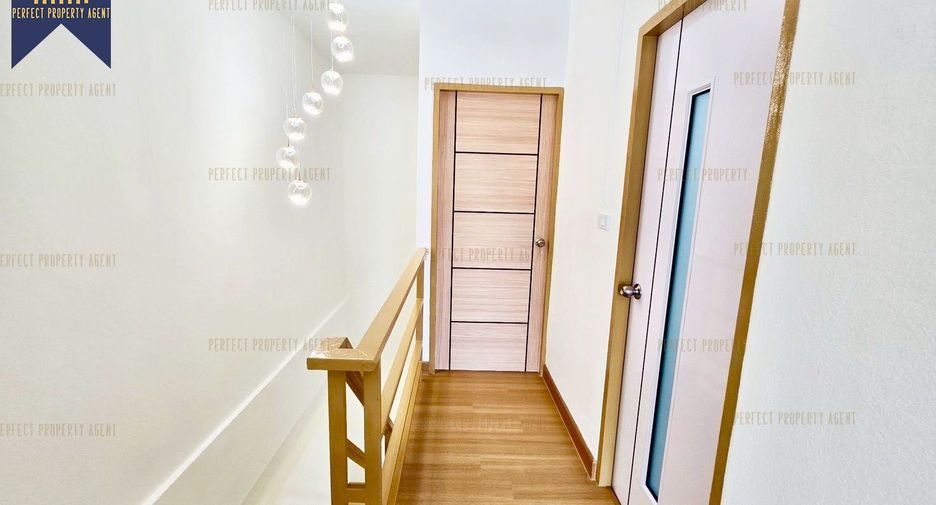 Reihenhaus zum Kauf mit 2 Zimmer in Saphan Sung, Bangkok