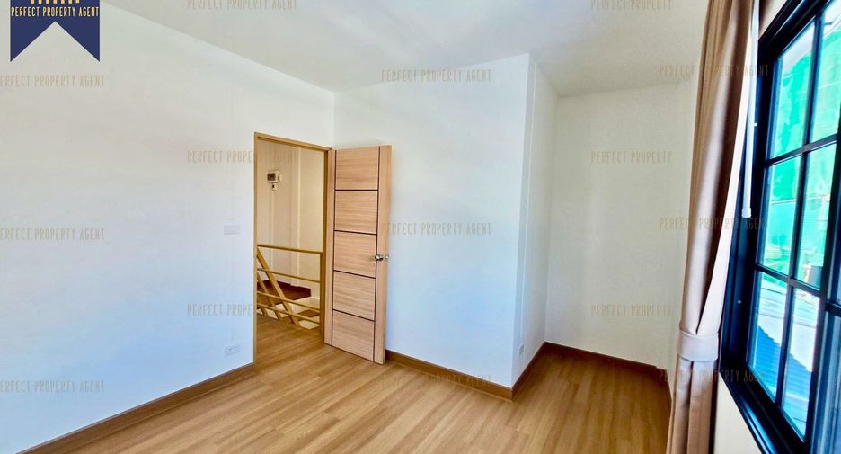 Reihenhaus zum Kauf mit 2 Zimmer in Saphan Sung, Bangkok