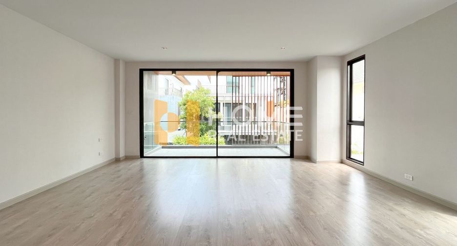 For sale 3 bedrooms house in Prawet, Bangkok