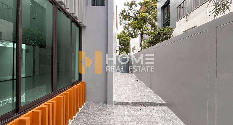 For sale 3 bedrooms house in Prawet, Bangkok