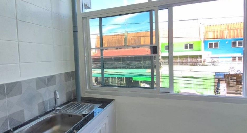 For sale 1 bed condo in Mueang Samut Prakan, Samut Prakan