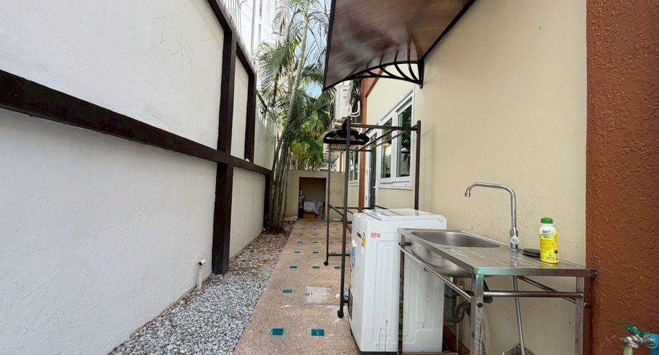 For sale 3 bedrooms house in Pratumnak, Pattaya