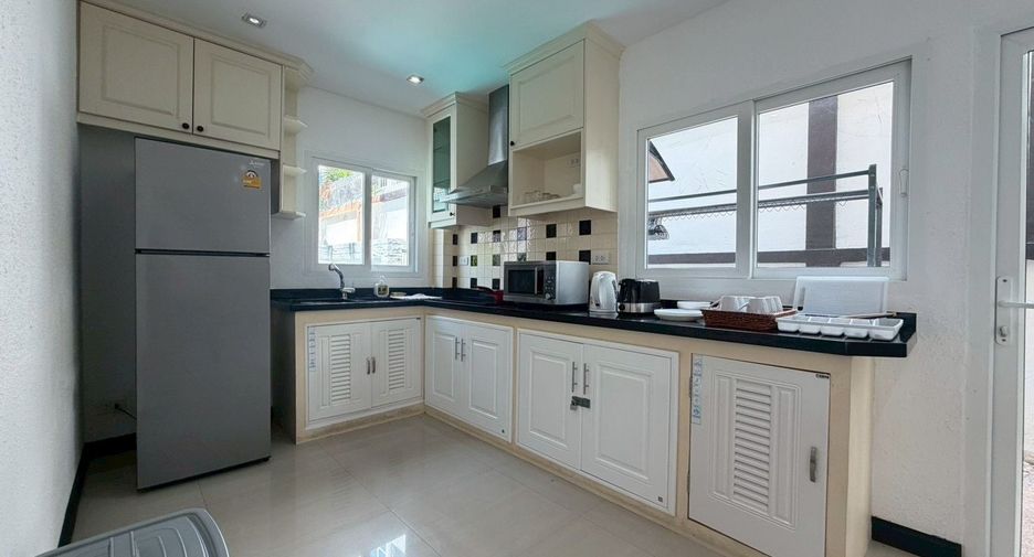 For sale 3 bedrooms house in Pratumnak, Pattaya