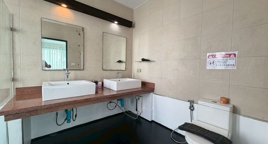 For sale 3 bedrooms house in Pratumnak, Pattaya