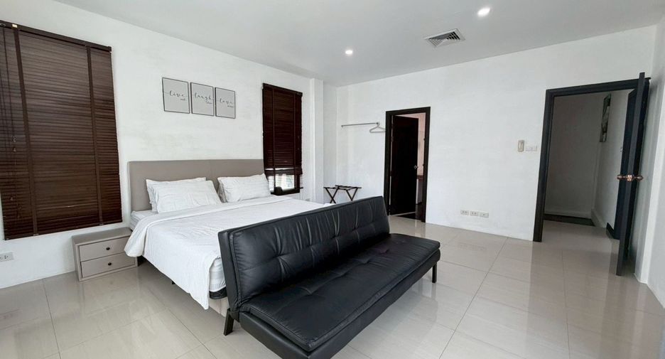 For sale 3 bedrooms house in Pratumnak, Pattaya