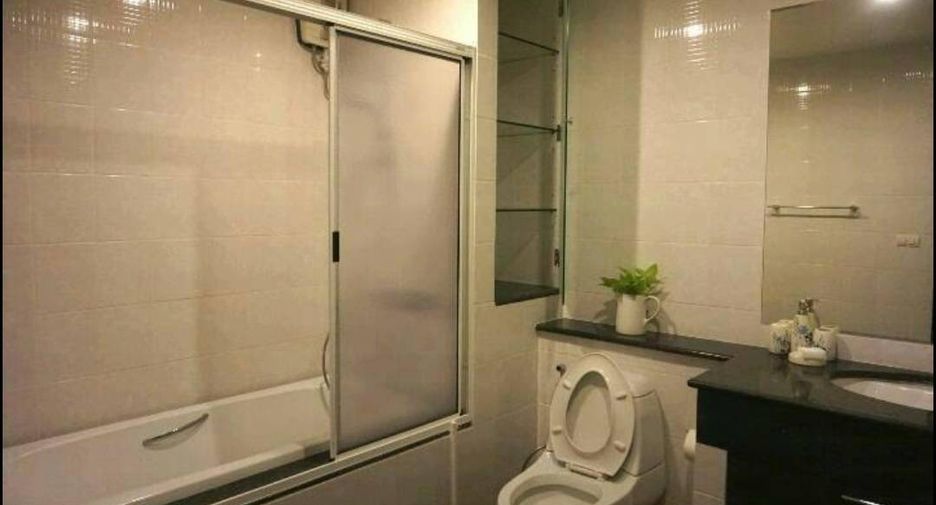 For rent 2 bedrooms condo in Watthana, Bangkok