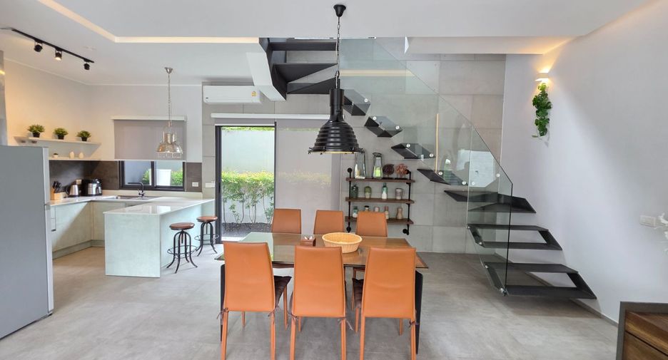 For rent 3 bedrooms villa in Mueang Phuket, Phuket