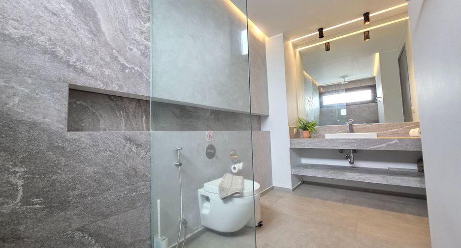 For rent 3 bedrooms villa in Mueang Phuket, Phuket
