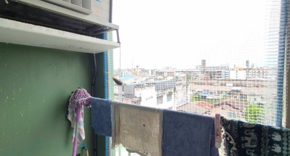 For sale 1 bed condo in Mueang Samut Prakan, Samut Prakan