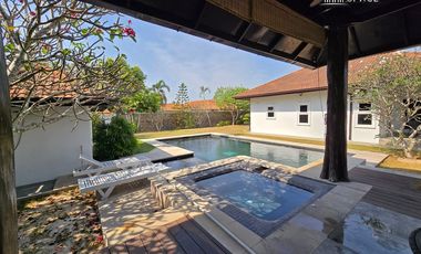 For sale 5 bedrooms villa in East Pattaya, Pattaya