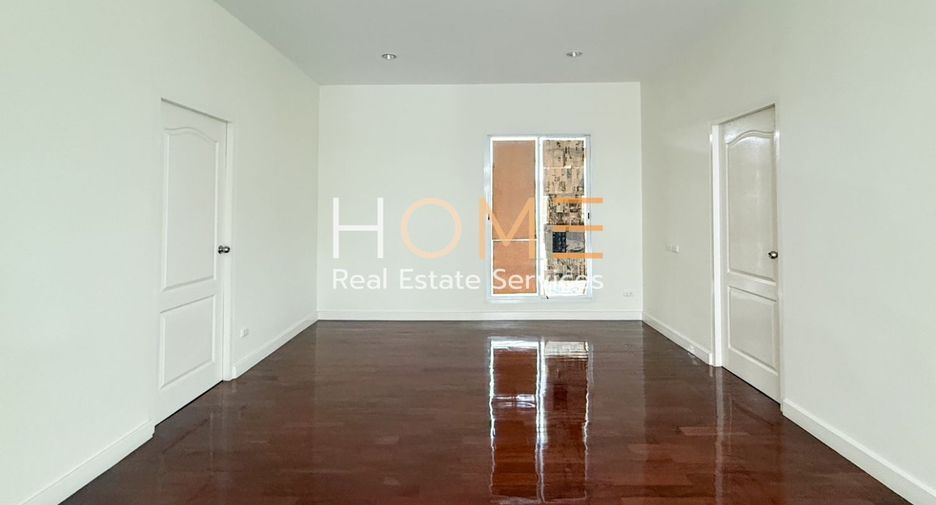 For sale 3 bedrooms house in Prawet, Bangkok