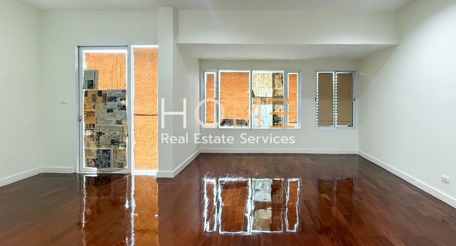 For sale 3 bedrooms house in Prawet, Bangkok
