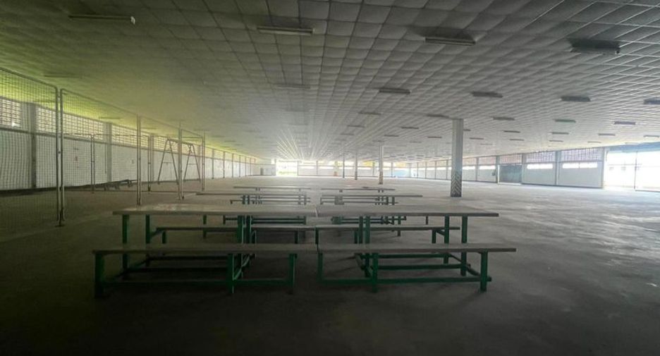 Almacén en venta en Ban Bueng, Chonburi