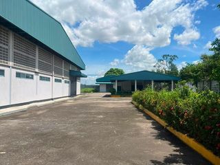 Almacén en venta en Ban Bueng, Chonburi