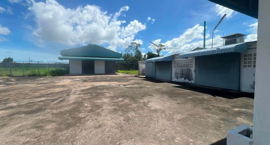 Almacén en venta en Ban Bueng, Chonburi