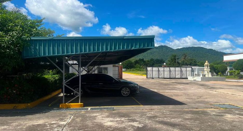Almacén en venta en Ban Bueng, Chonburi