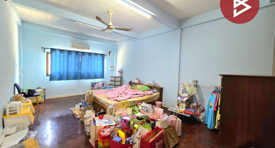For sale 3 bedrooms retail Space in Bang Bon, Bangkok