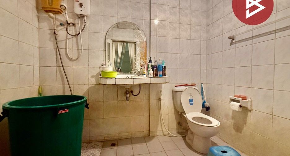 For sale 4 bedrooms townhouse in Thung Khru, Bangkok