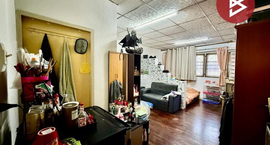 For sale 4 bedrooms townhouse in Thung Khru, Bangkok