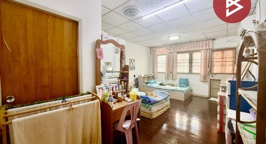 For sale 4 bedrooms townhouse in Thung Khru, Bangkok