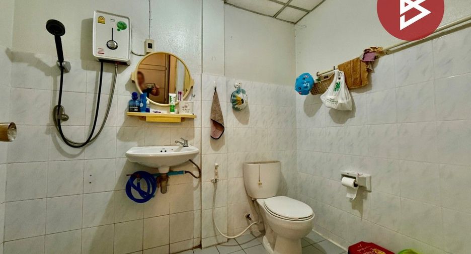 For sale 4 bedrooms townhouse in Thung Khru, Bangkok