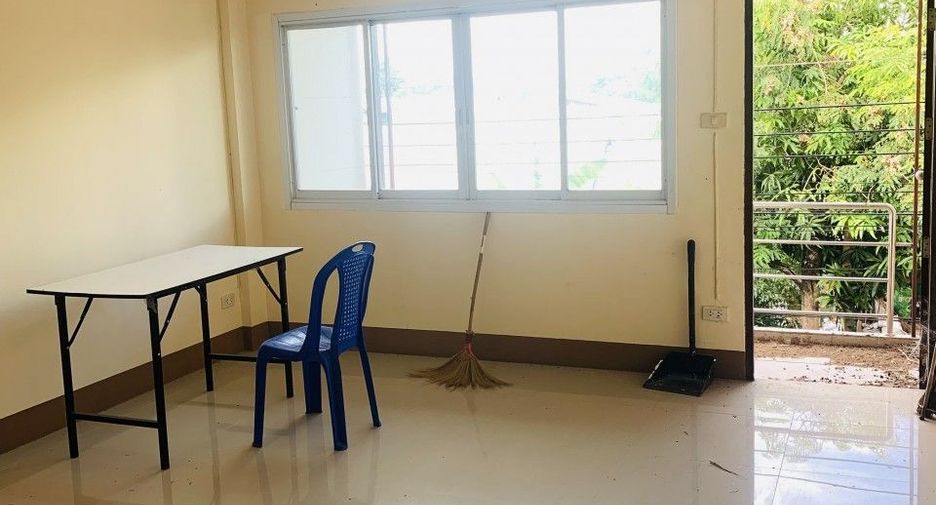 Gewerbefläche zum Kauf mit 2 Zimmer in Phibun Mangsahan, Ubon Ratchathani