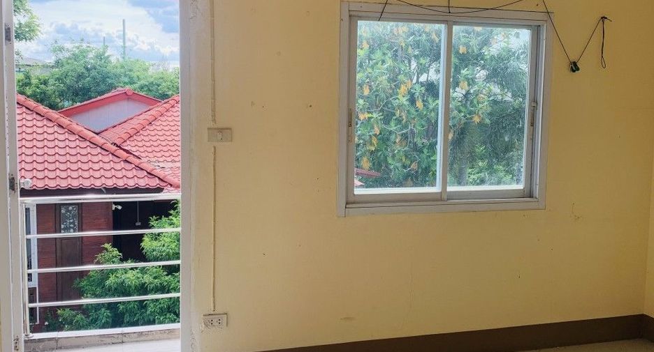 Gewerbefläche zum Kauf mit 2 Zimmer in Phibun Mangsahan, Ubon Ratchathani