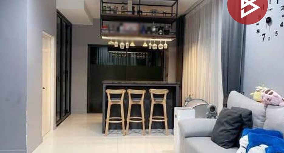 À vendre 3 chambres maison de ville à Saphan Sung, Bangkok