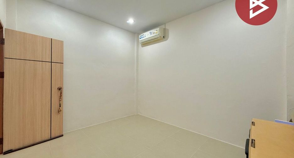 For sale 2 bedrooms townhouse in Mueang Samut Sakhon, Samut Sakhon