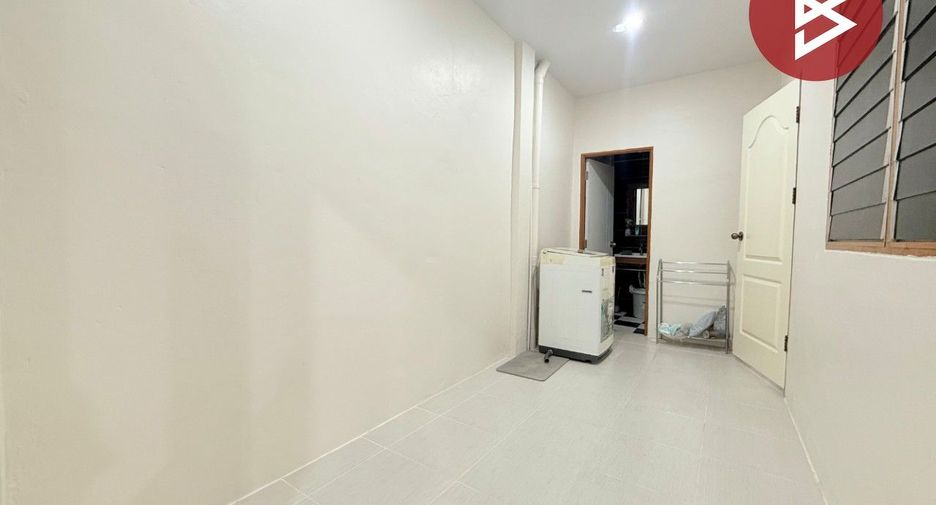 For sale 2 bedrooms townhouse in Mueang Samut Sakhon, Samut Sakhon