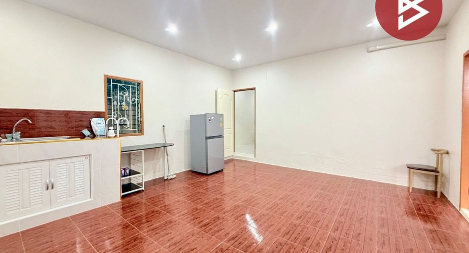 For sale 2 bedrooms townhouse in Mueang Samut Sakhon, Samut Sakhon