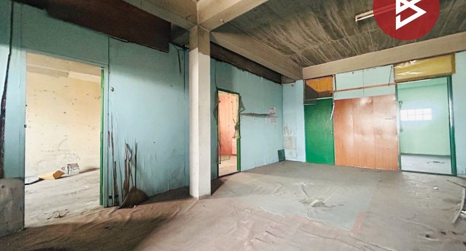 For sale 6 bedrooms retail Space in Mueang Samut Sakhon, Samut Sakhon