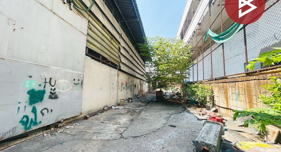 For sale 6 bedrooms retail Space in Mueang Samut Sakhon, Samut Sakhon