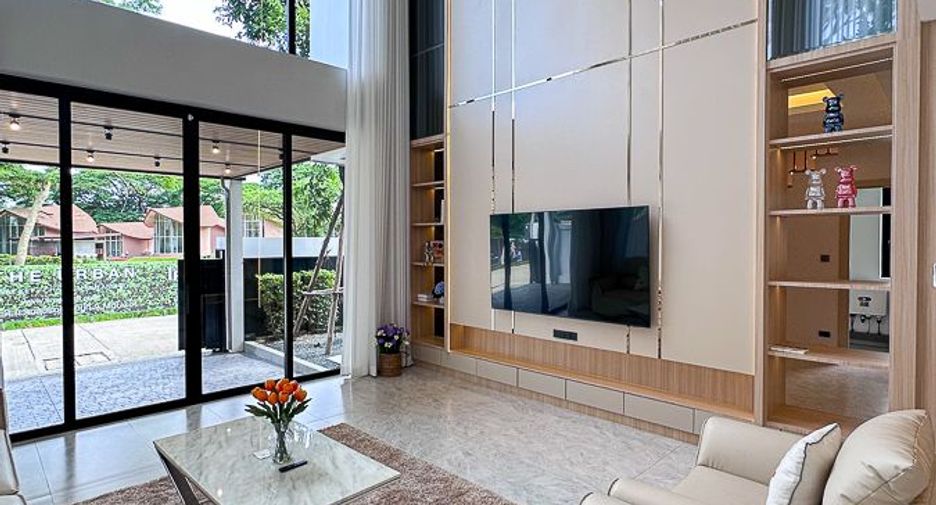 Villa zum Kauf mit 4 Zimmer in Mueang Chiang Mai, Chiang Mai