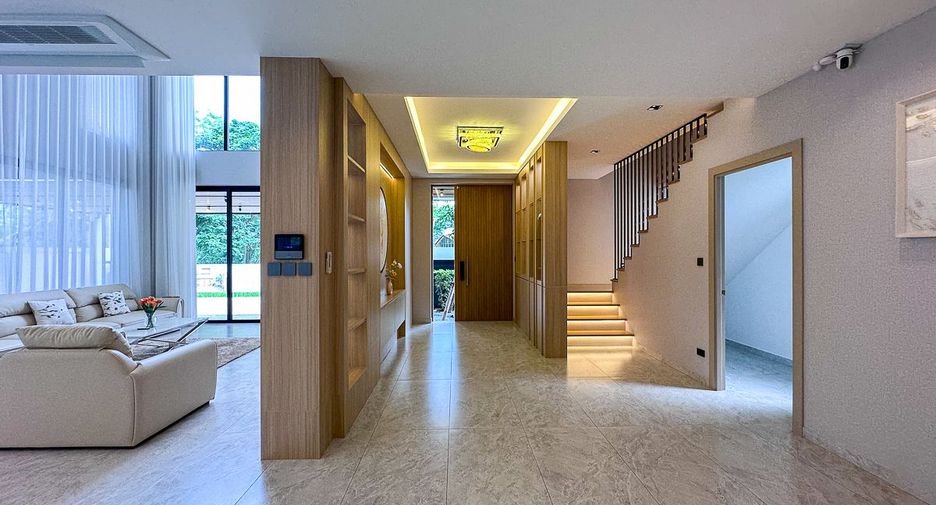 Villa zum Kauf mit 4 Zimmer in Mueang Chiang Mai, Chiang Mai